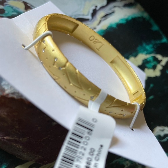 NWT Alex and Ani Leo Zodiac Hinge Bangle - Picture 4 of 8